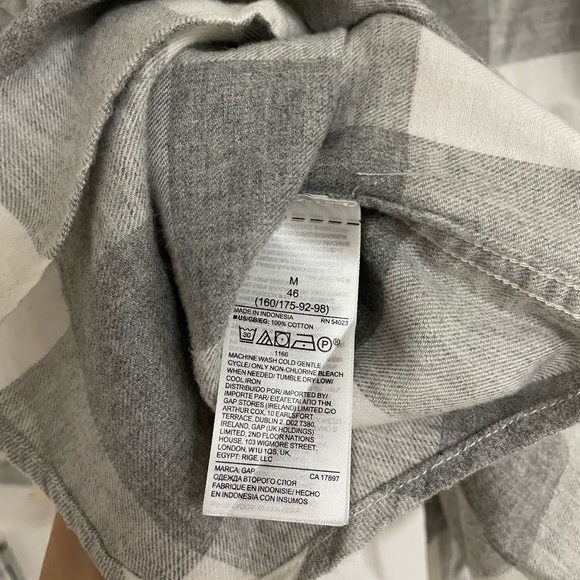 Gap flannel shirt, size M. - Picture 6 of 8